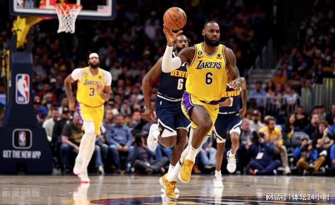 每体：法兰克福球迷在诺坎普制造骚乱，将面临欧足联的处罚（每体：法兰克福球迷在诺坎普引发混乱，或将遭欧足联惩处）