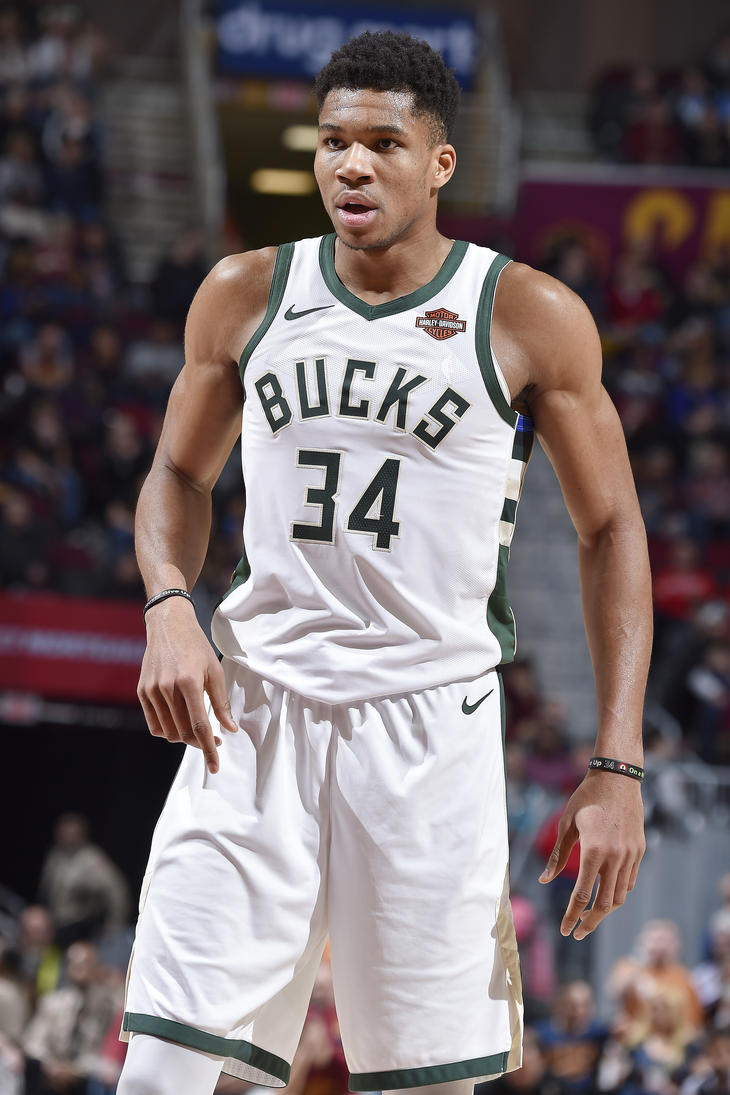 索尔巴肯：圣西罗为哈兰德鼓掌是顶级礼遇；挪威将进入新时代（索尔巴肯：圣西罗向哈兰德鼓掌堪称最高礼遇，挪威即将迈入新时代）