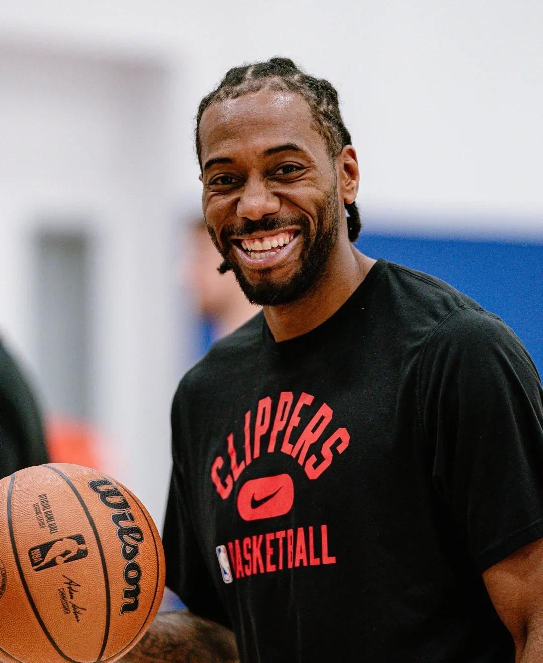 仲豆豆扎根西部足球热土（仲豆豆深耕西部足球沃土）