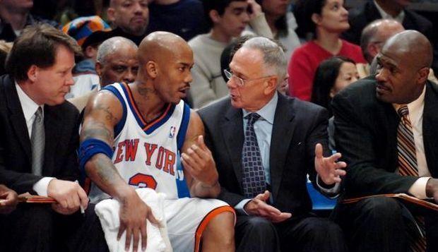 伊萨克到来-红军的首发怎么排？（伊萨克入队，红军首发该如何搭配？）