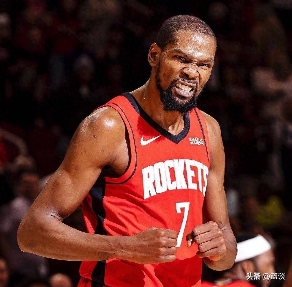 传闻：曼联和米兰球探现场考察18岁雷恩高中锋梅特（曝曼联与米兰派球探现场考察雷恩18岁中锋梅特）